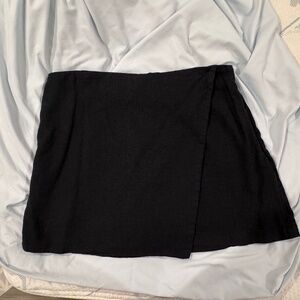 The A&F Scarlett Linen-Blend Wrap Mini Skort in Black